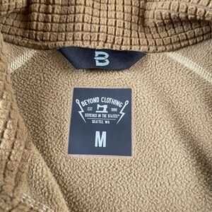 Beyond Men's A3 Ra Fleece - Coyote (Size M)